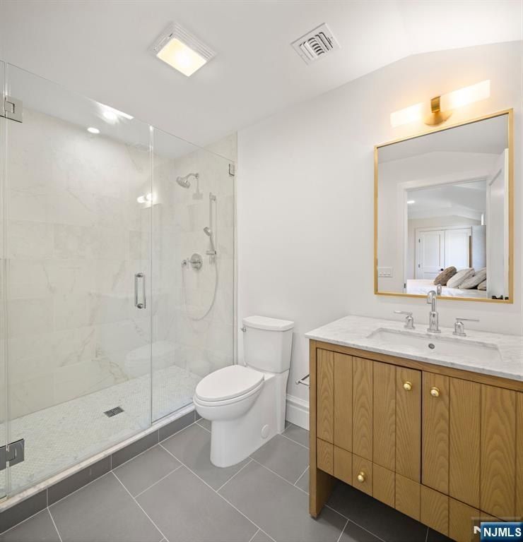 780 Frederick Court. Wyckoff, NJ 07481