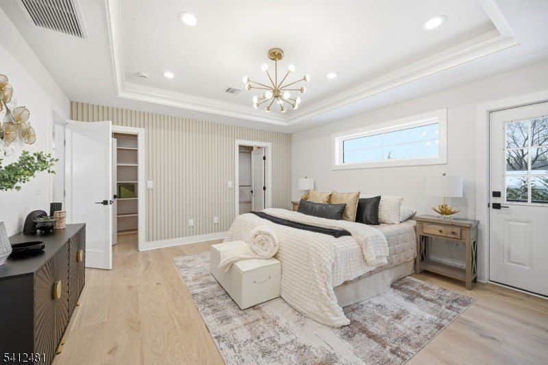 20 Hampton Ter. Livingston, NJ 07039