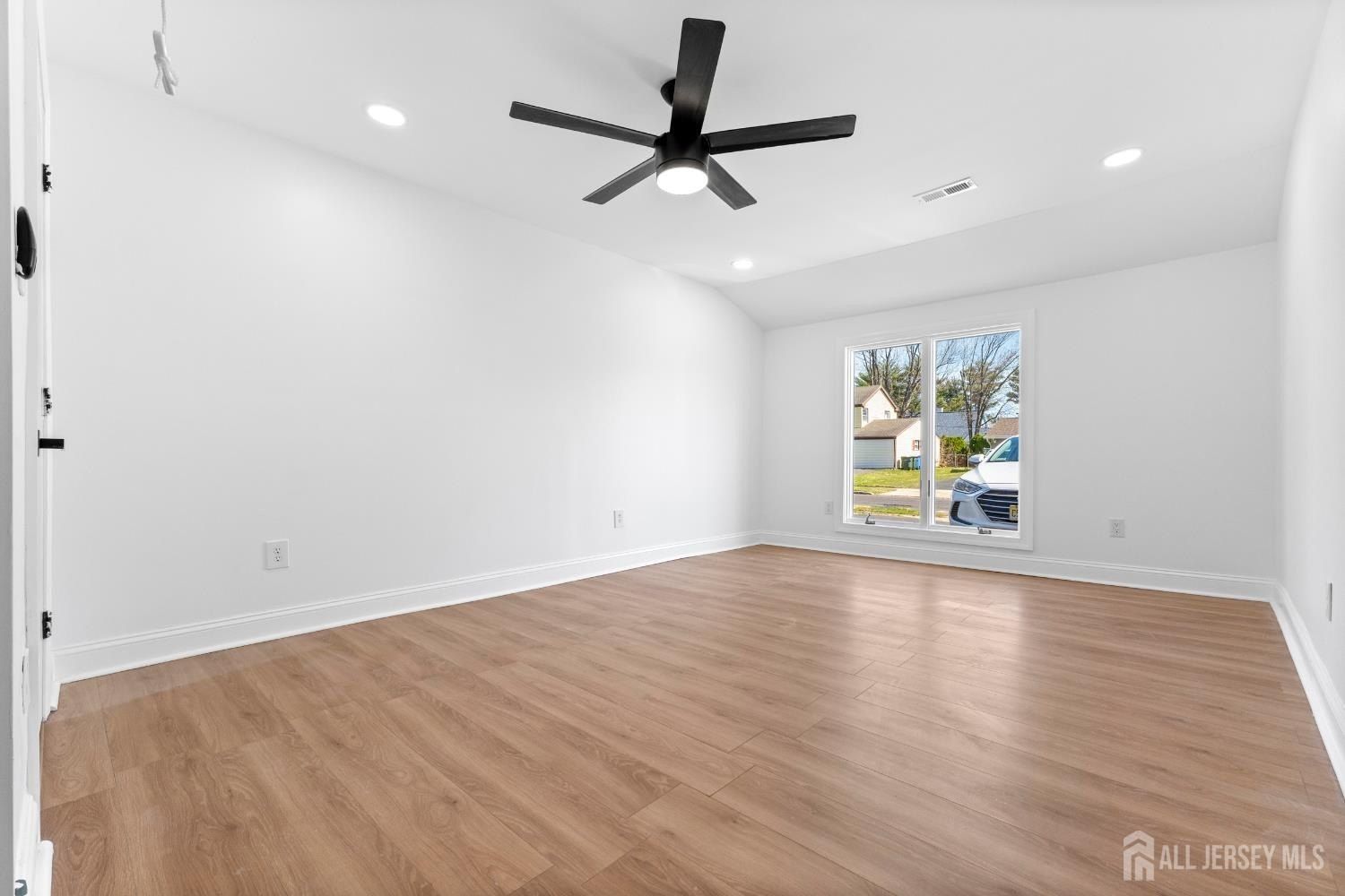 101 Bayberry Lane. Willingboro, NJ 08046