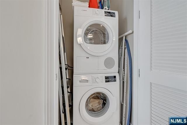 9 Somerset Lane 617. Edgewater, NJ 07020