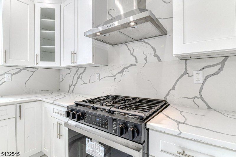 261 Apple Tree Ln. Mountainside, NJ 07092