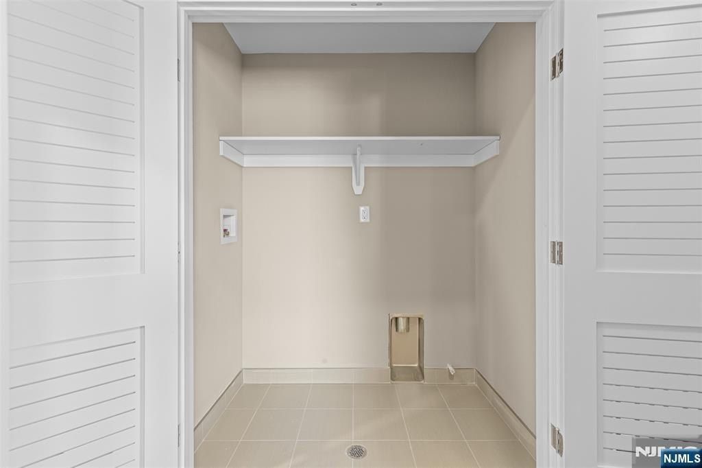 416 8Th Street. Fairview, NJ 07022