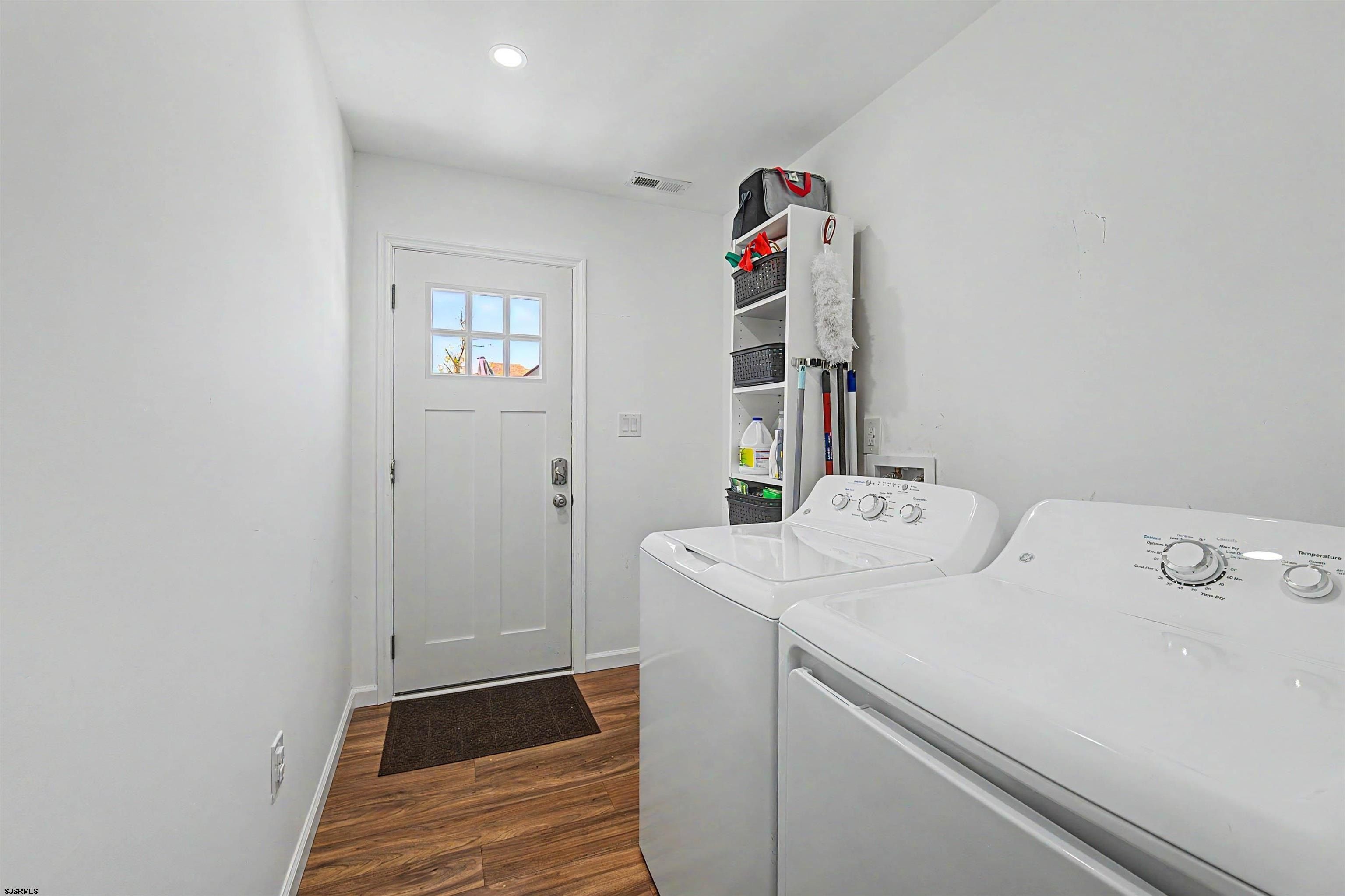 814 Arago Street. Egg Harbor City, NJ 08215