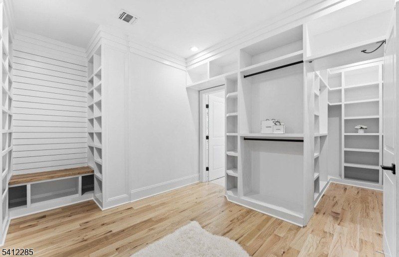 Penwood Rd. Livingston, NJ 07039