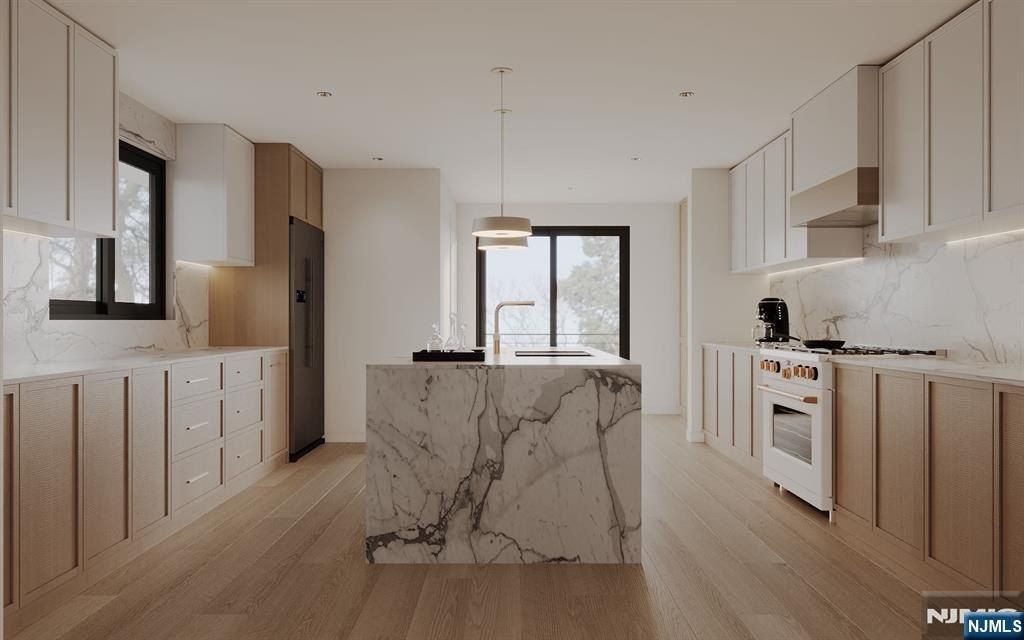 Hickory Avenue. Tenafly, NJ 07670