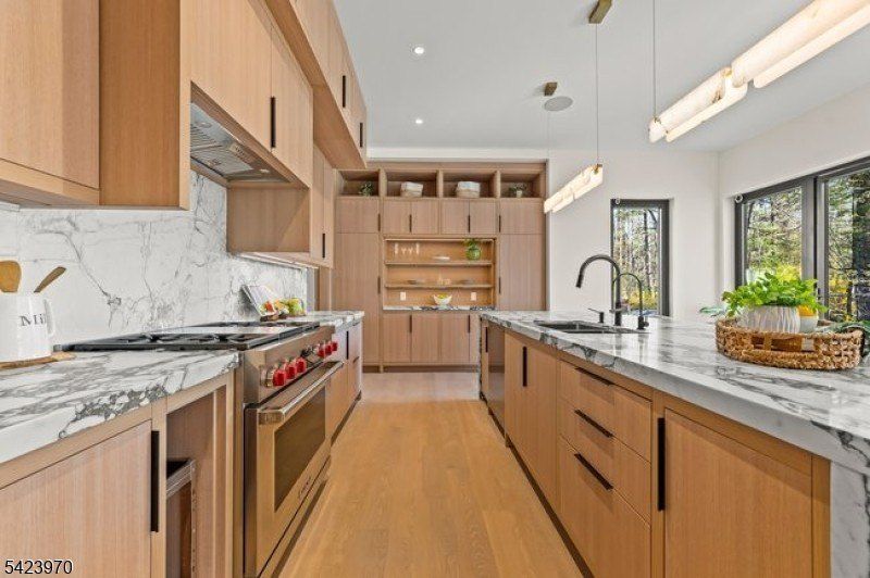 Far Brook Dr. Short Hills, NJ 07078