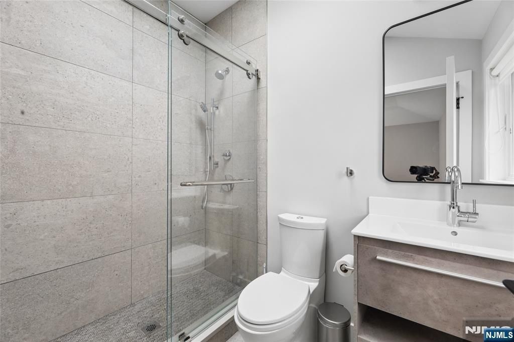 34 Merrifield Way. Cresskill, NJ 07626