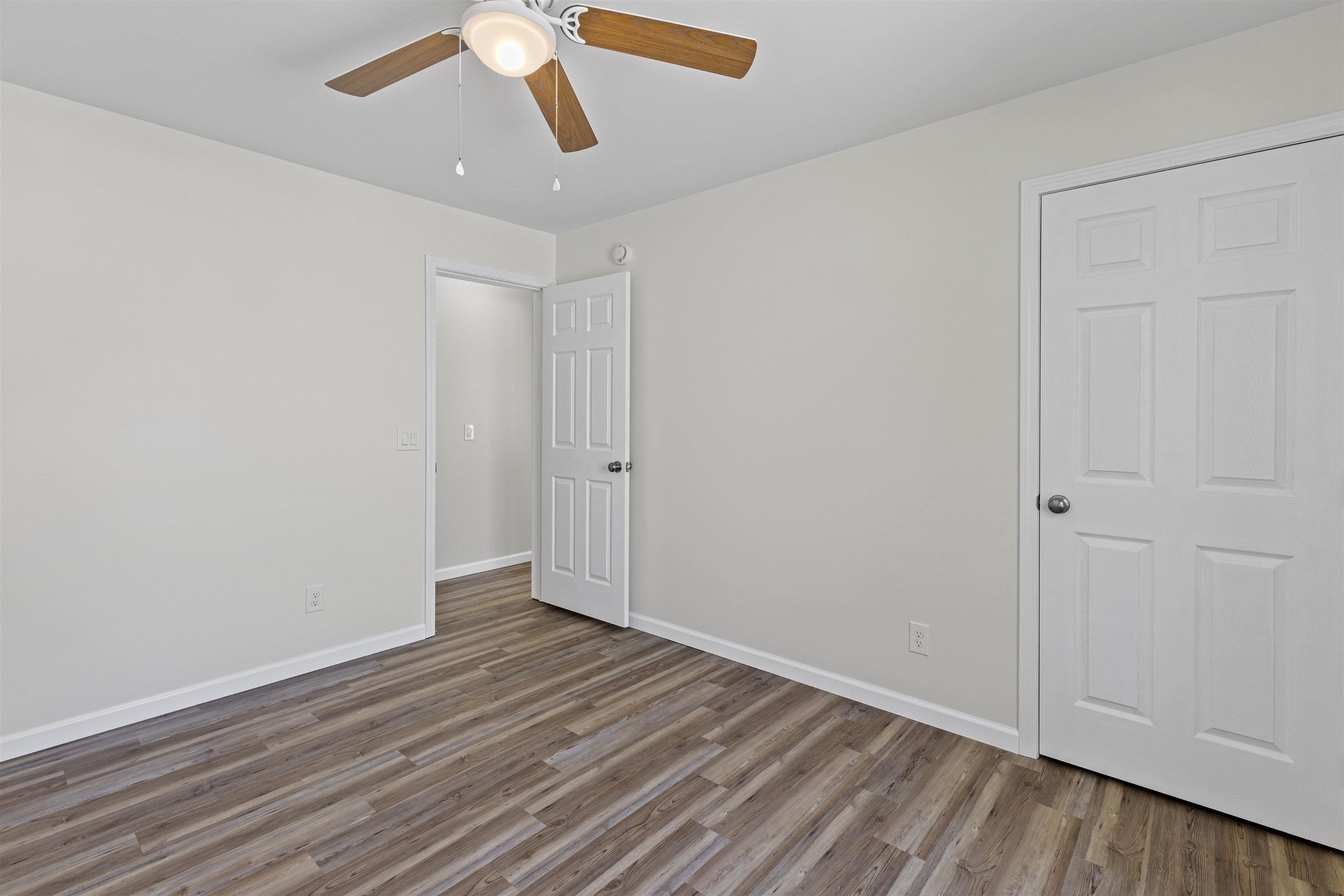 807 Walnut. Erma, NJ 08204