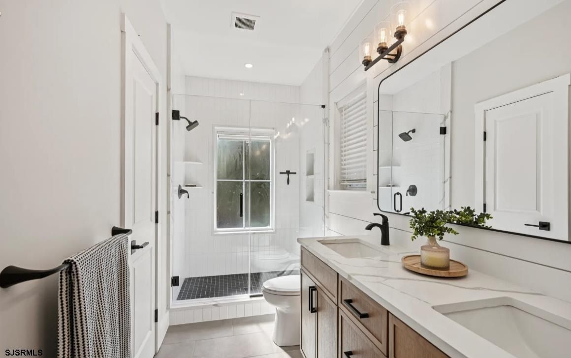 1568 Dolly Dr. Vineland, NJ 08361