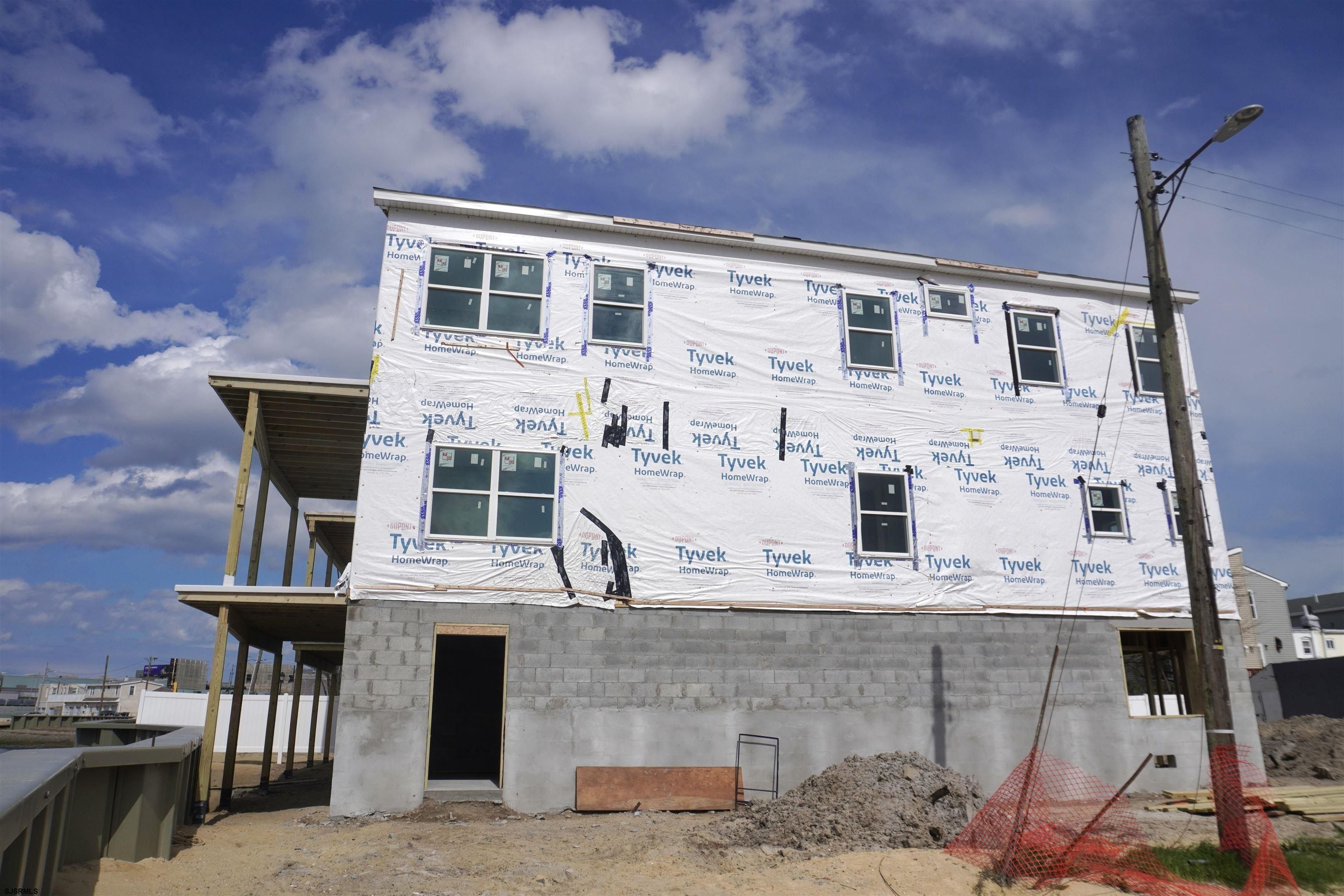 239 N Arizona Ave 3. Atlantic City, NJ 08401