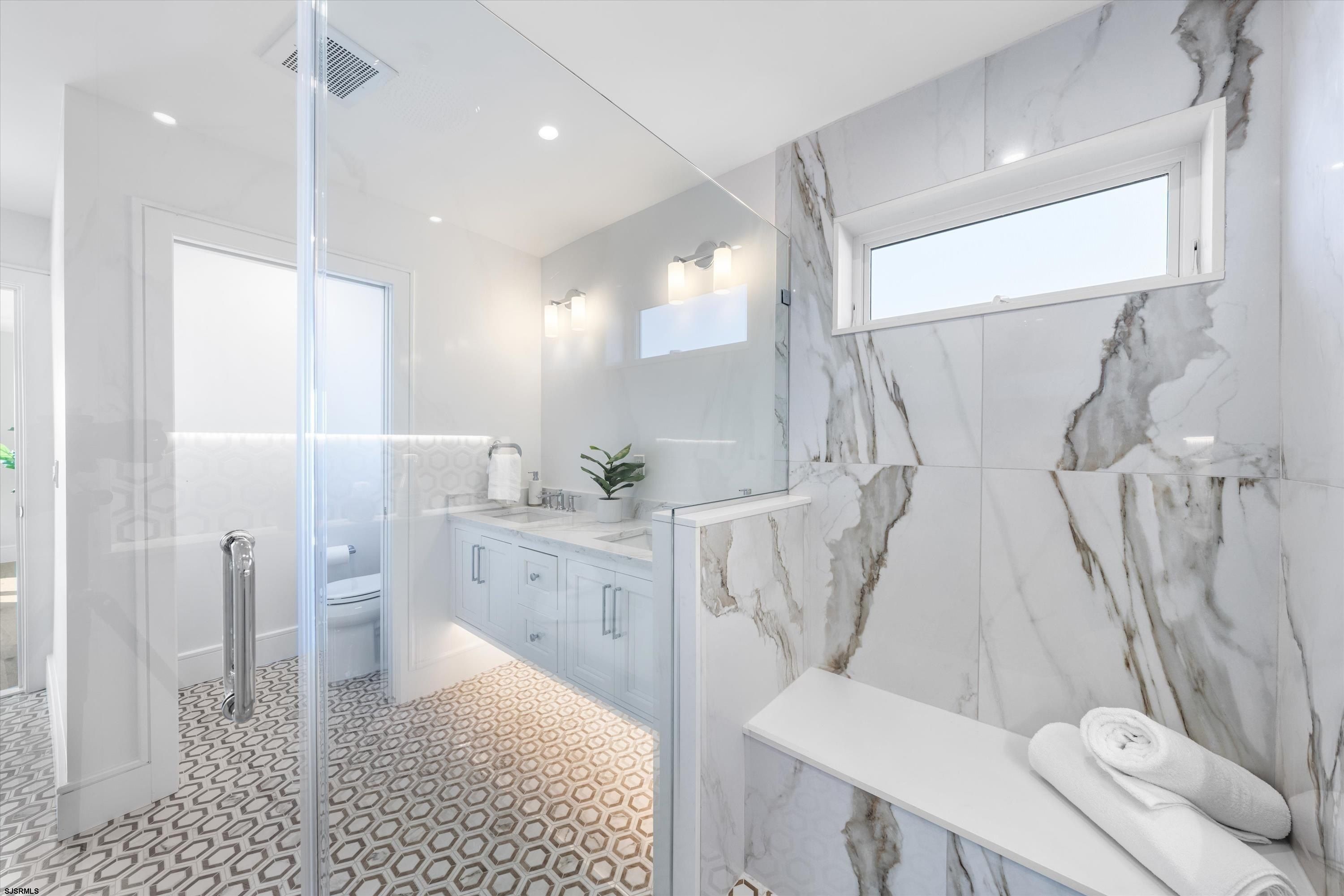 233 W 17Th St. Ocean City, NJ 08226