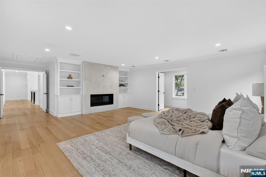 Northwood Avenue. Demarest, NJ 07627