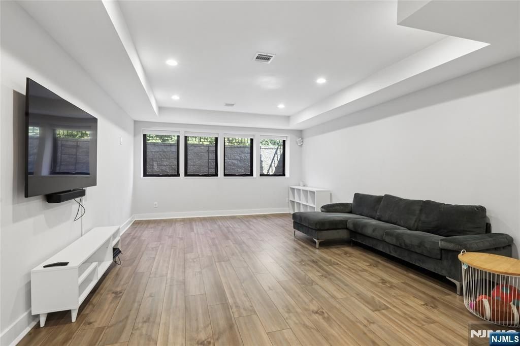 Palisade Avenue. Cresskill, NJ 07626