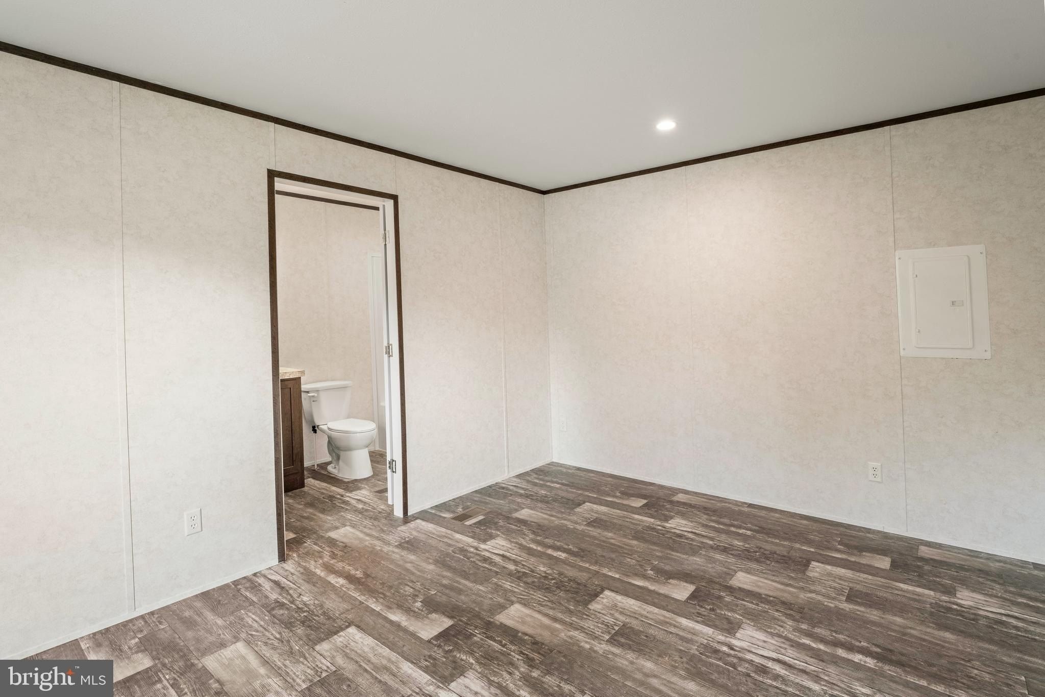 1811 N Delsea Drive. Vineland, NJ 08360