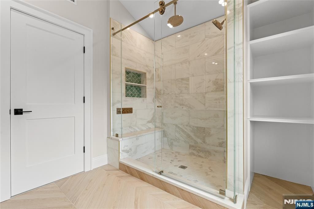 72 Lake Avenue. Midland Park, NJ 07432