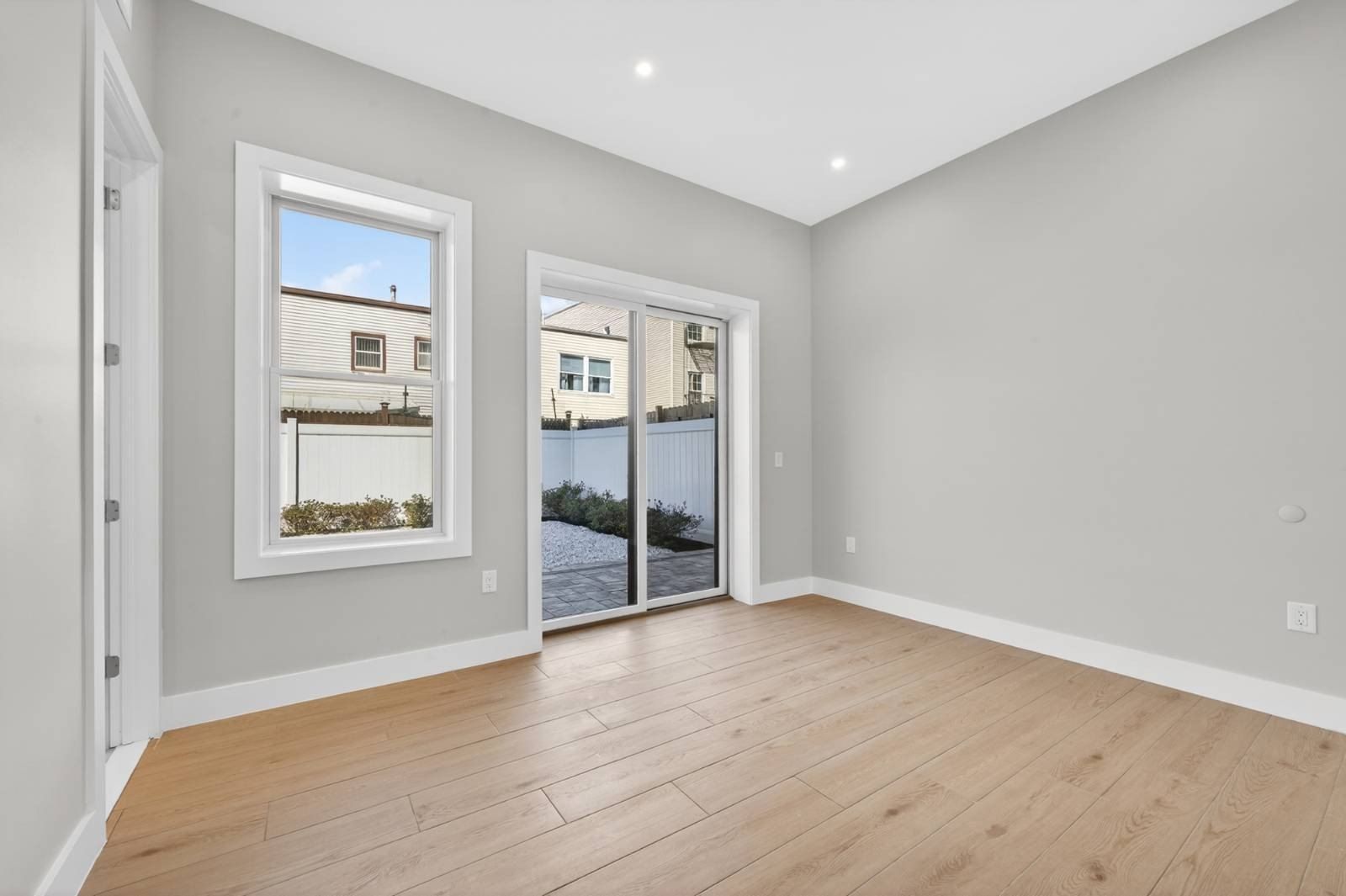 De Kalb Ave. Jersey City, NJ 07306