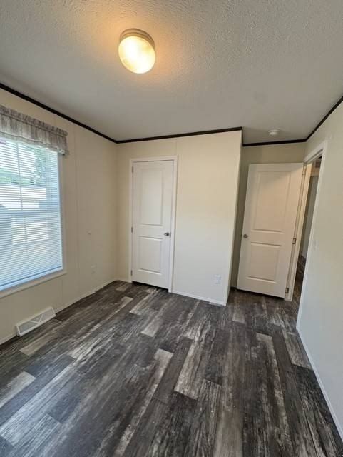32 Amherst Dr. Chesilhurst, NJ 08089