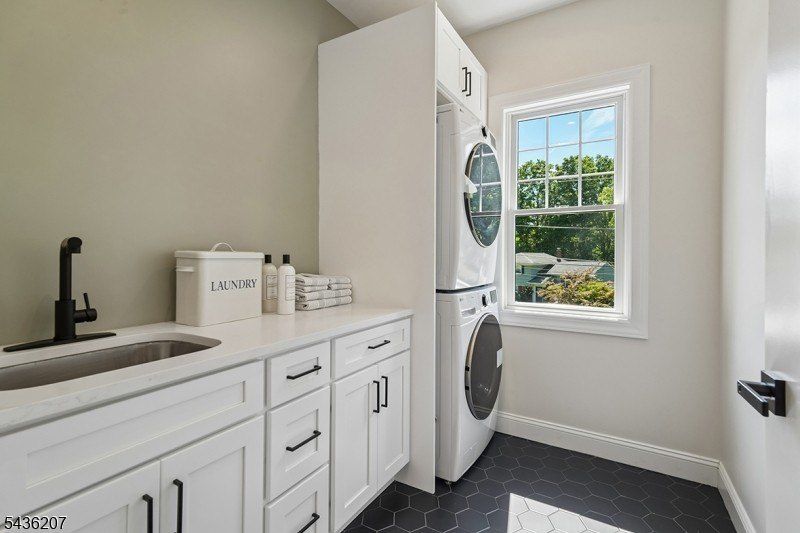 Hickson Dr. New Providence, NJ 07974