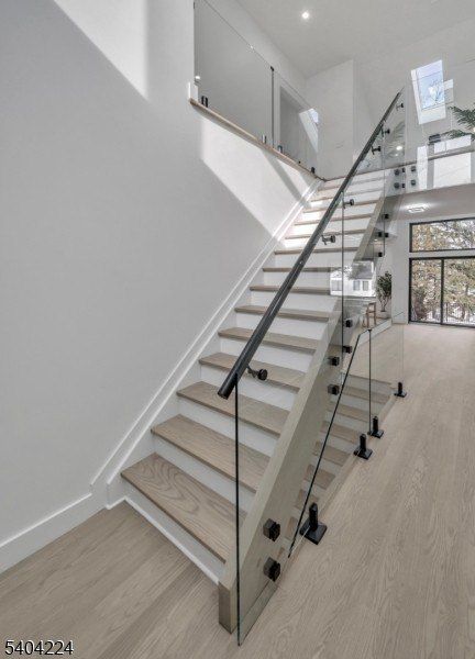 Fellswood Dr. Livingston, NJ 07039