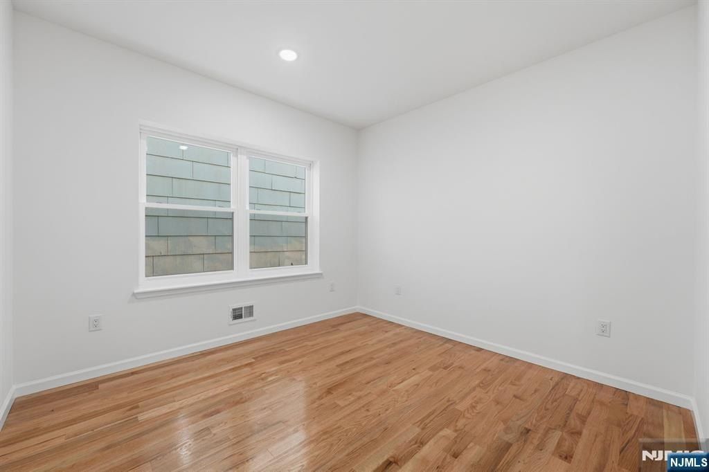 26 Parkhurst Street. Newark, NJ 07114