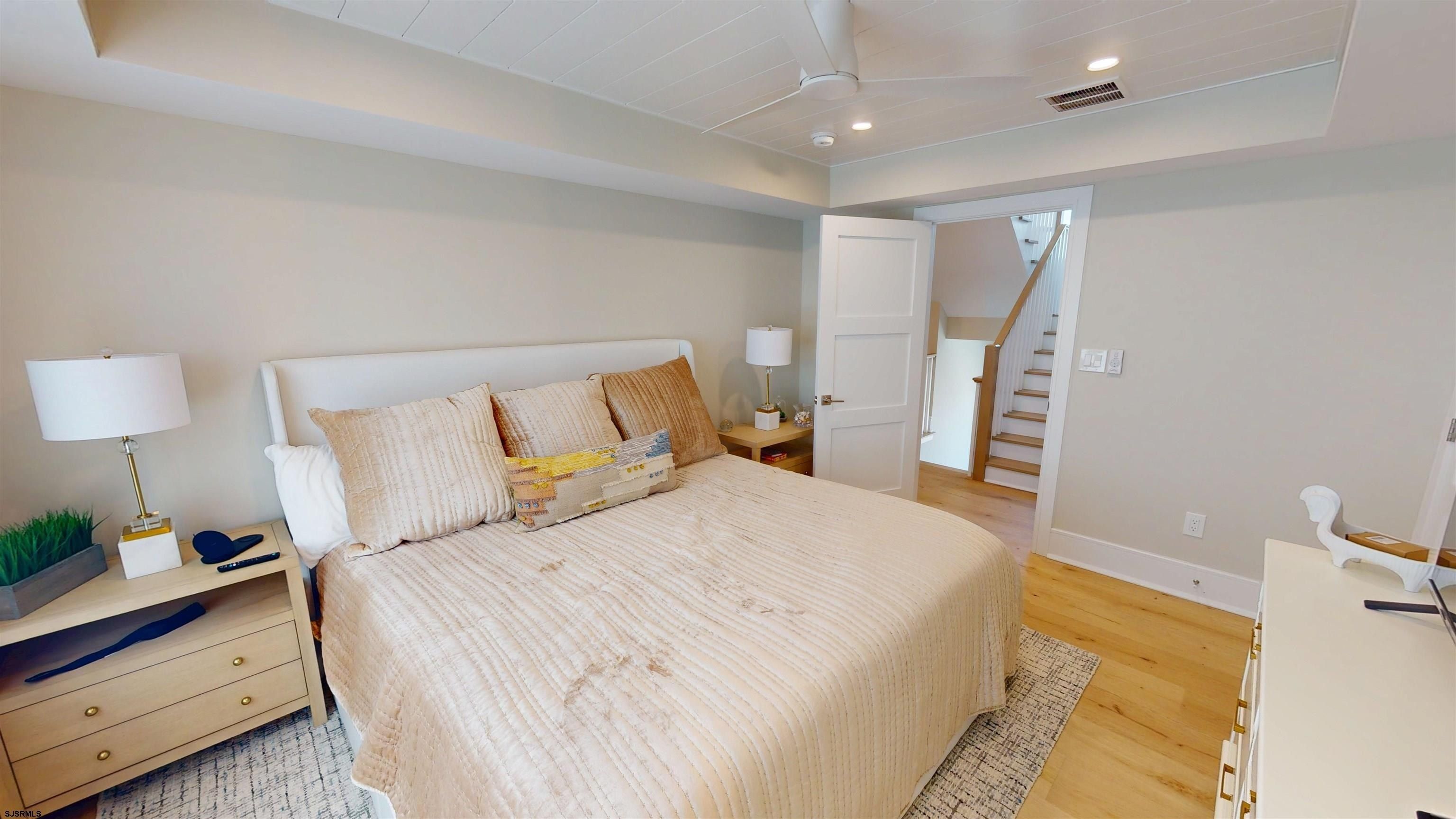 1 S Hanover. Margate, NJ 08402
