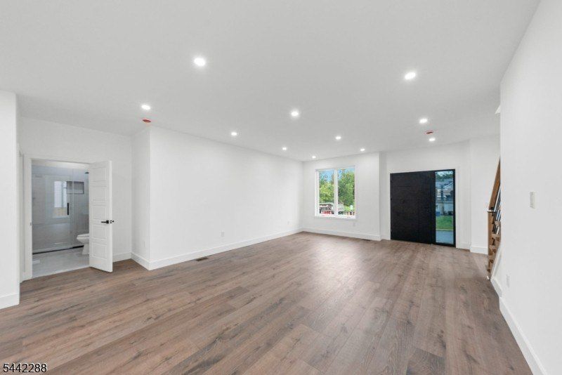 53 Greenbrook Ave. Keasbey, NJ 08832