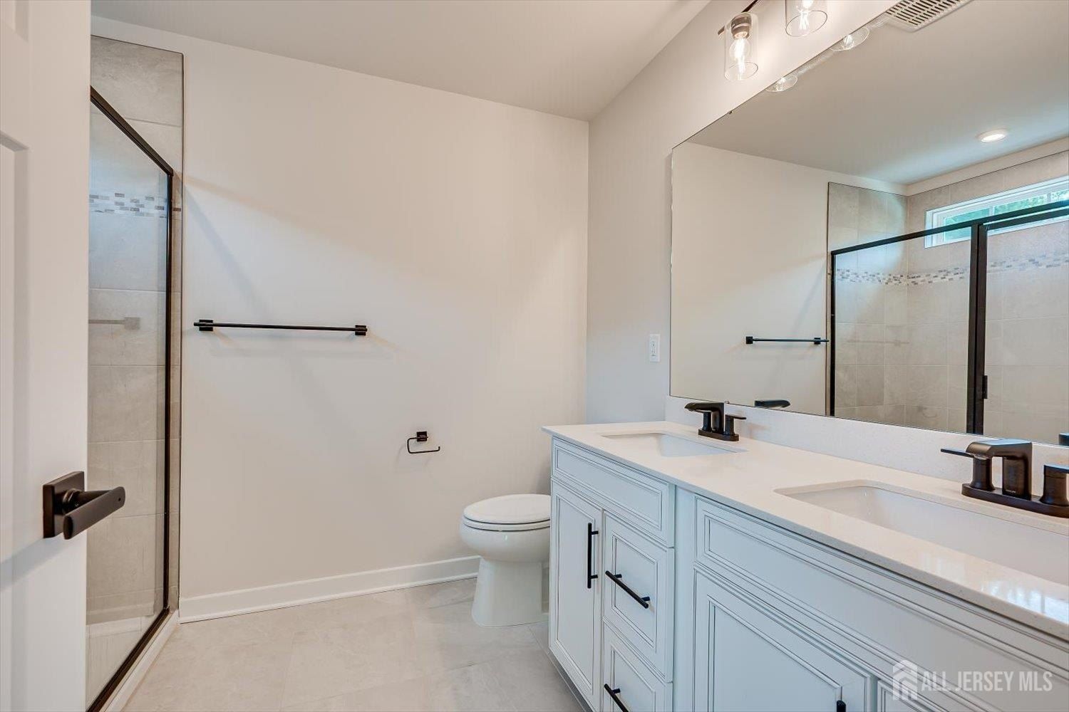 220 Anchor Way. Cliffwood, NJ 07721