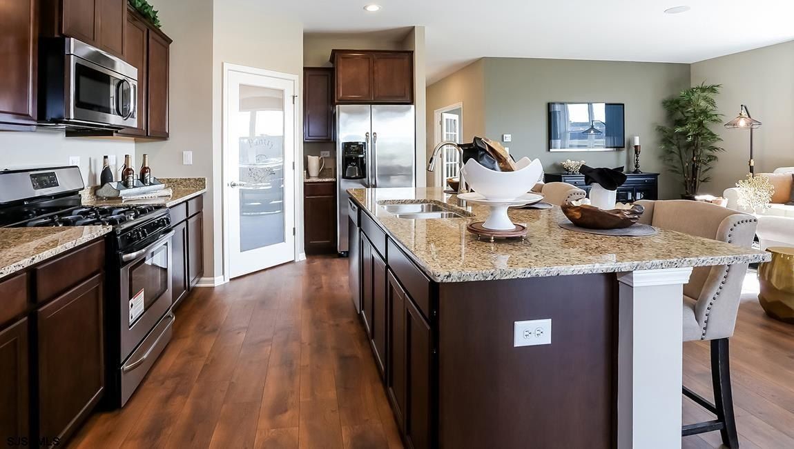 220 Huntington Dr. Egg Harbor Township, NJ 08234