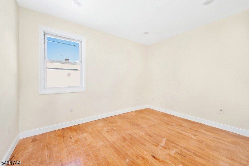 39 Ellis Ave. Irvington, NJ 07111