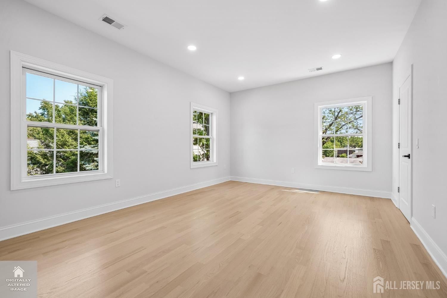 20 Milton Avenue. Edison, NJ 08820