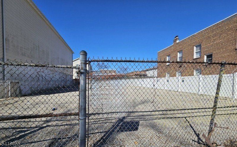 716718 N 6Th St. Newark, NJ 07107