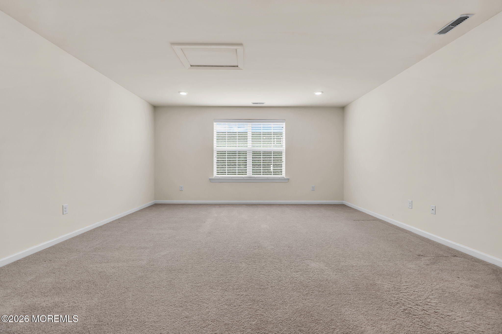 78 Woodside Lane. Whiting, NJ 08759