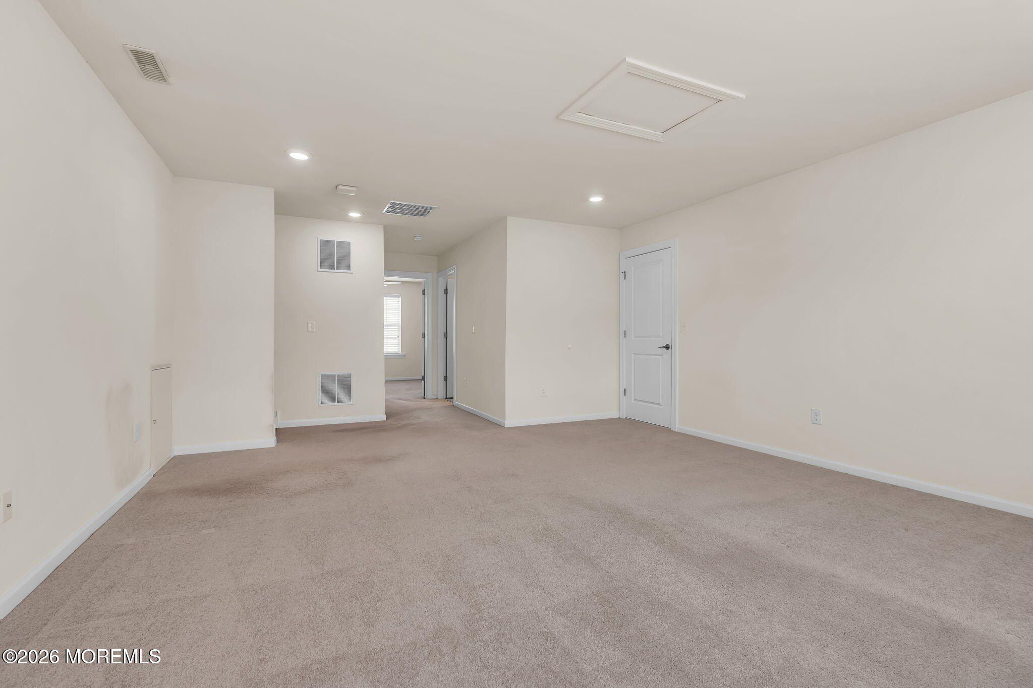 78 Woodside Lane. Whiting, NJ 08759