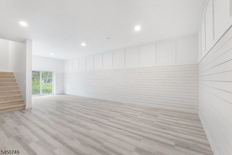 33 Allamuchy Trl. Andover, NJ 07821