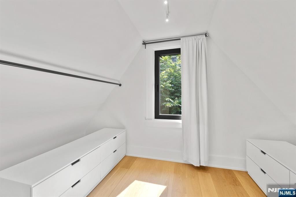 226 Haworth Avenue. Haworth, NJ 07641