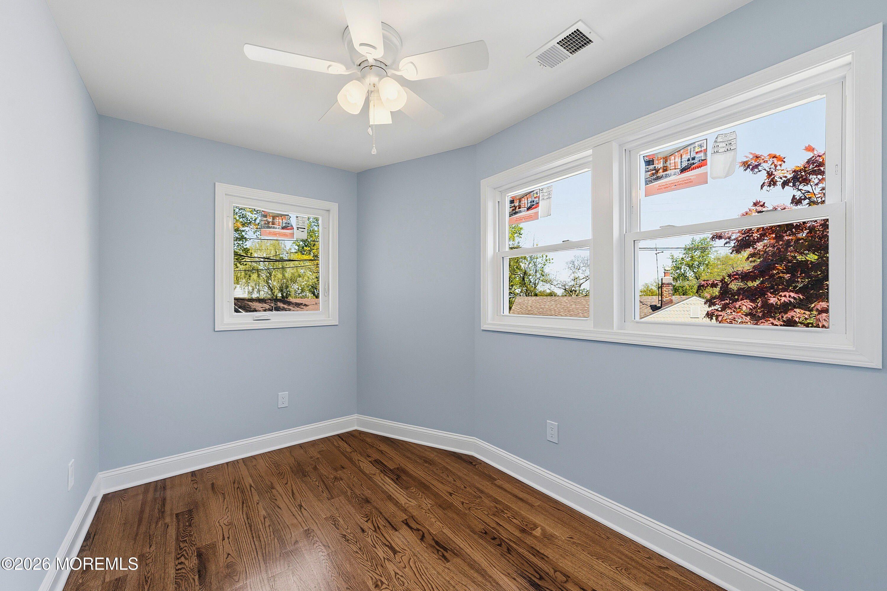 270 Alpine Way. Laurence Harbor, NJ 08879
