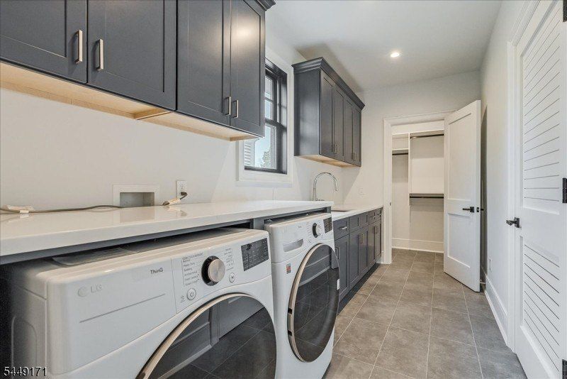Hartshorn Dr. Short Hills, NJ 07078