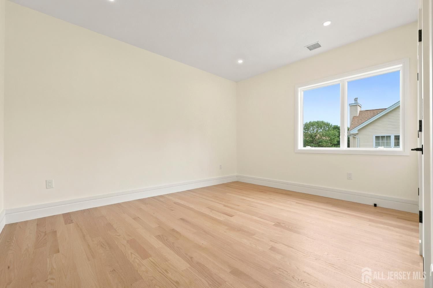 Gordon Avenue. Spotswood, NJ 08884
