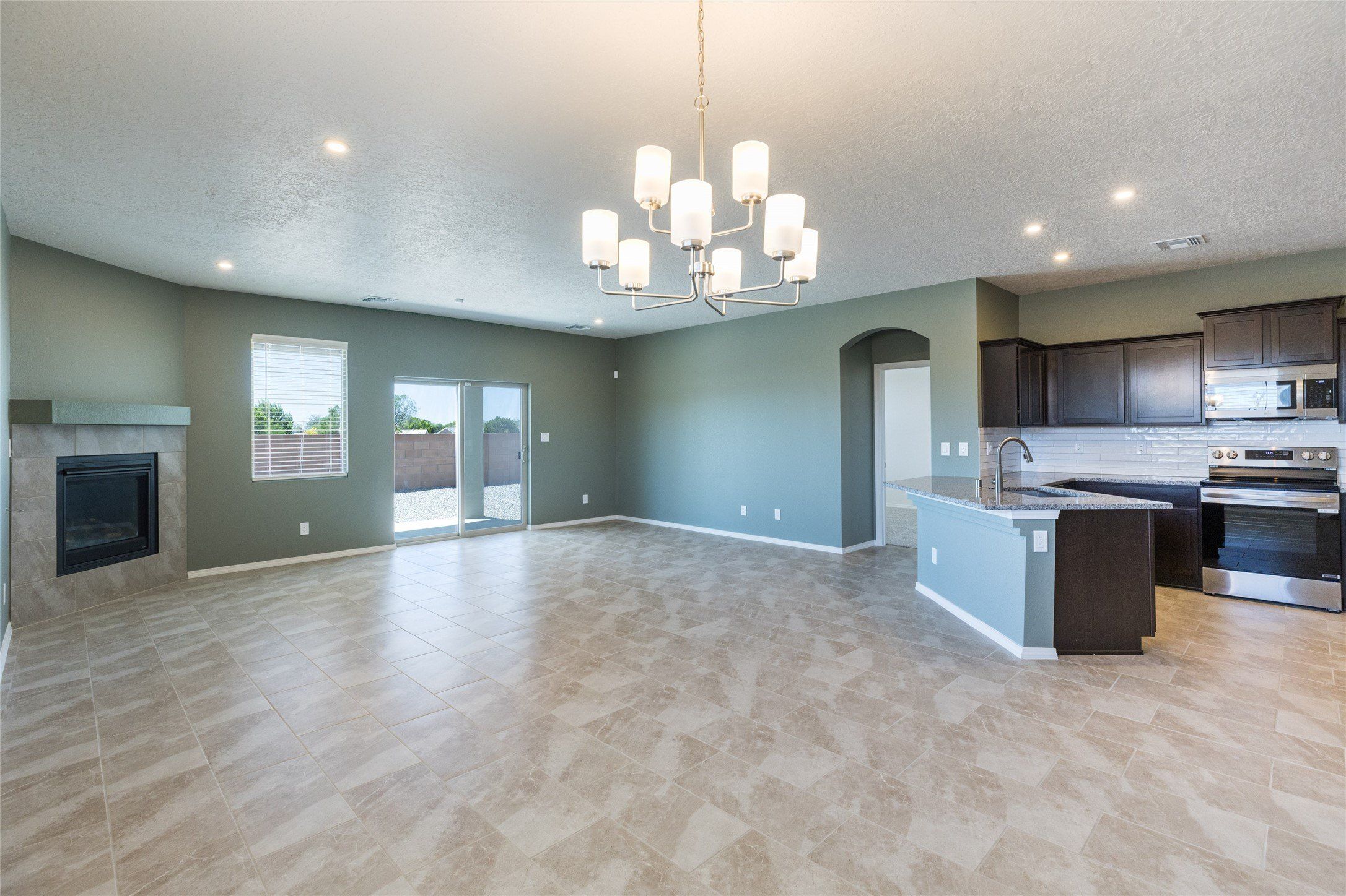2996 Calle Los Brios. Santa Fe, NM 87507