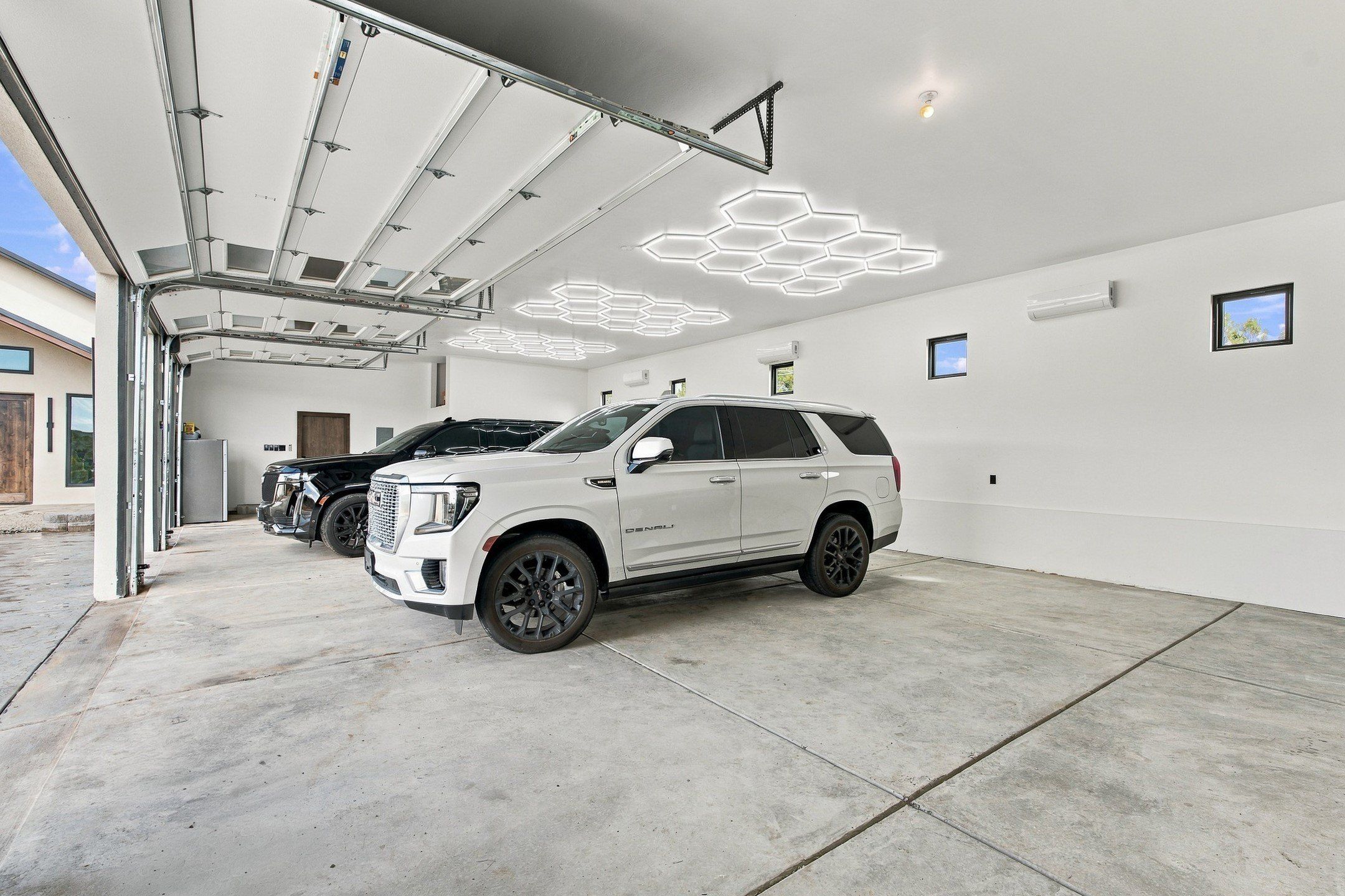 21 Paseo Del Coyote. Santa Fe, NM 87506