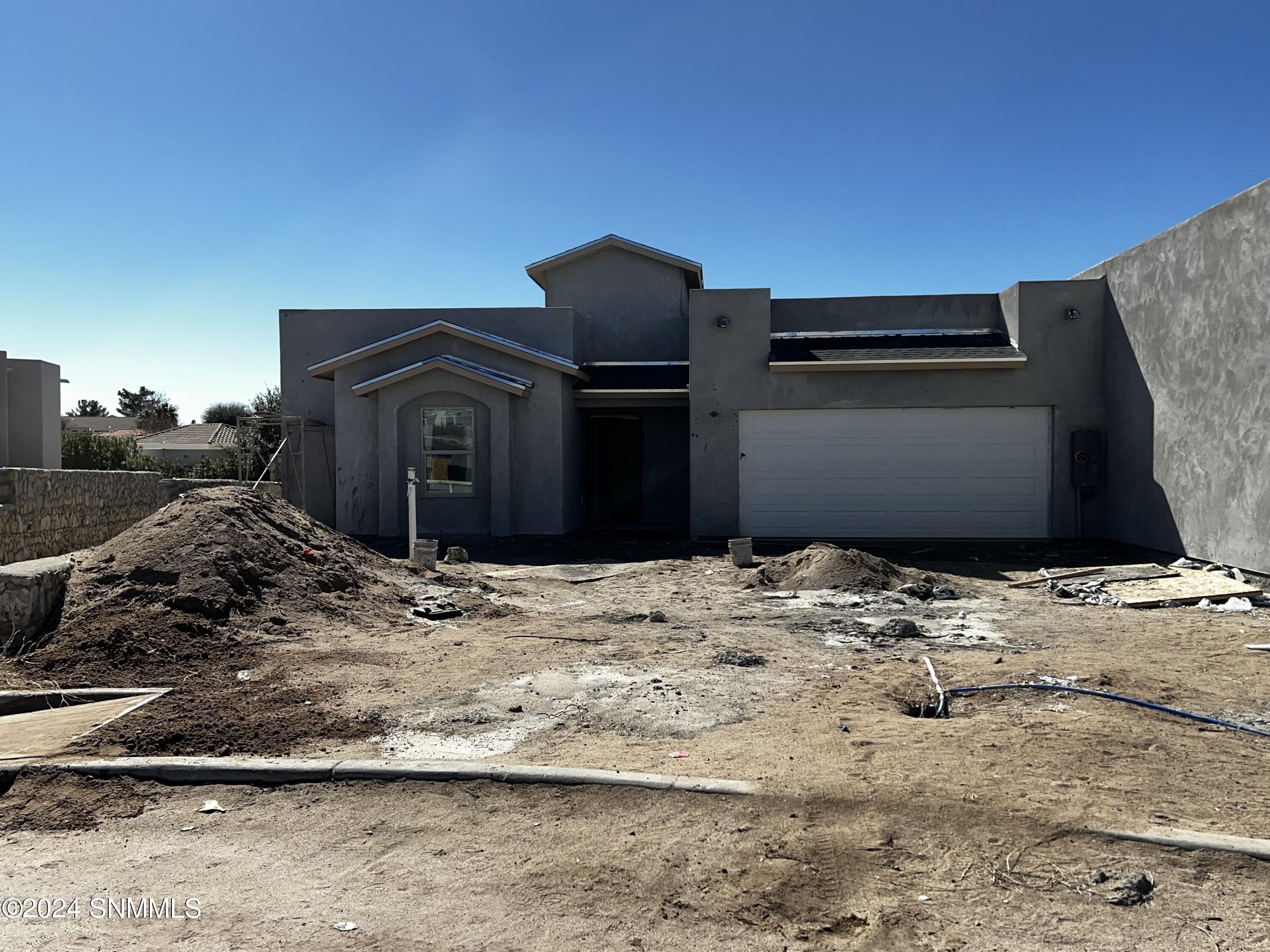 2905 Maddox Loop. Las Cruces, NM 88011