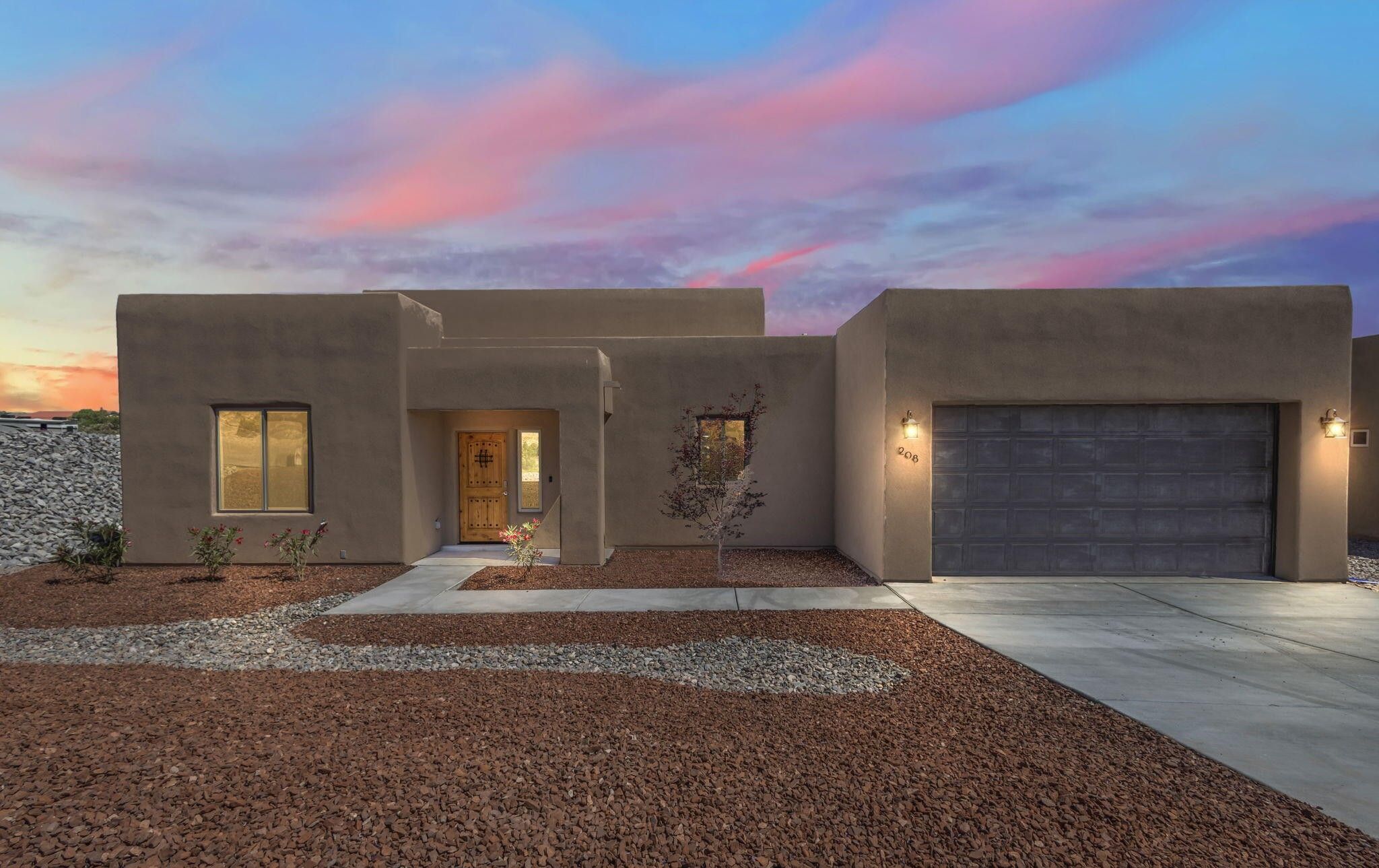 202 Tierra Verde Circle. Elephant Butte, NM 87935