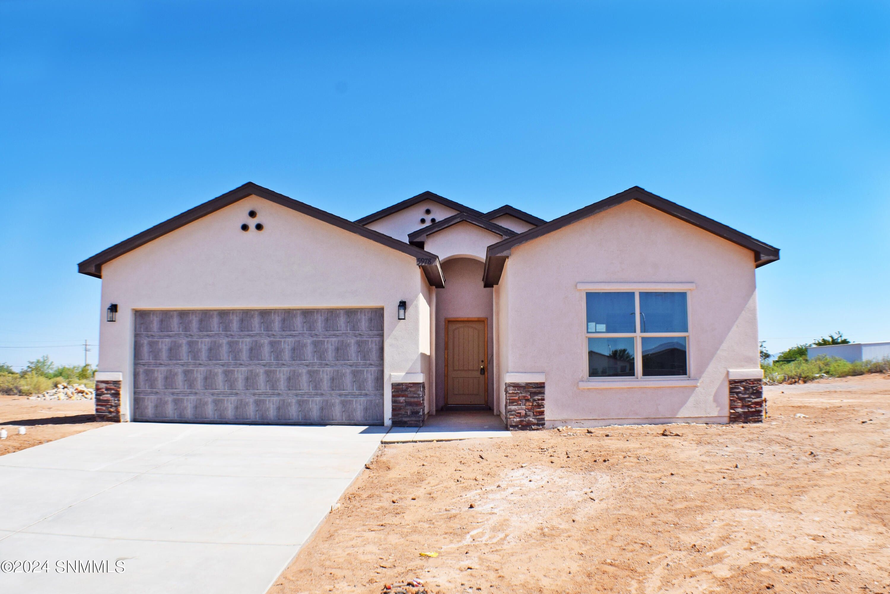 5978 Diaz Lp. Las Cruces, NM 88012