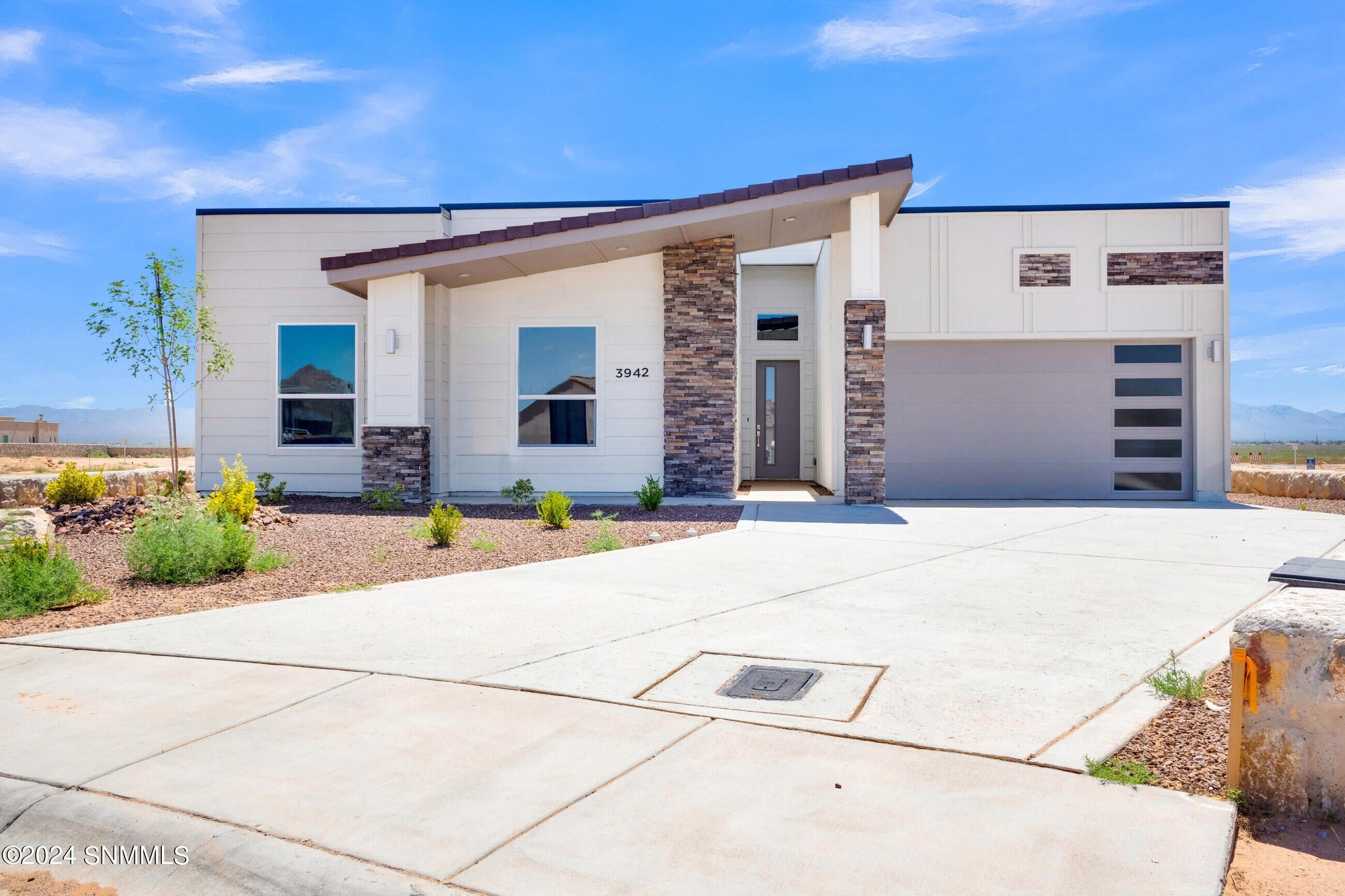 3942 Heartland. Las Cruces, NM 88012