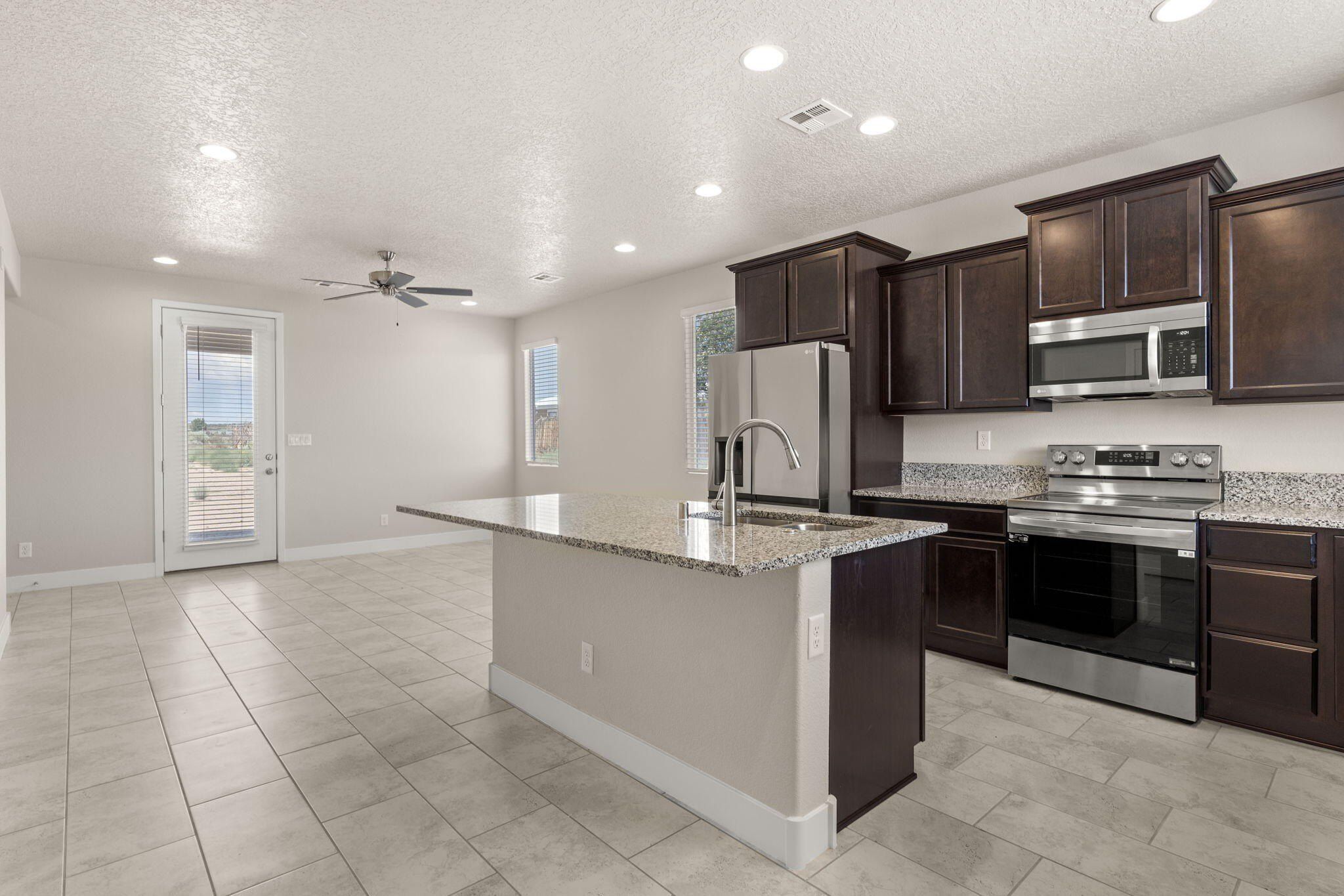 392 Pecos Loop Se. Rio Rancho, NM 87124