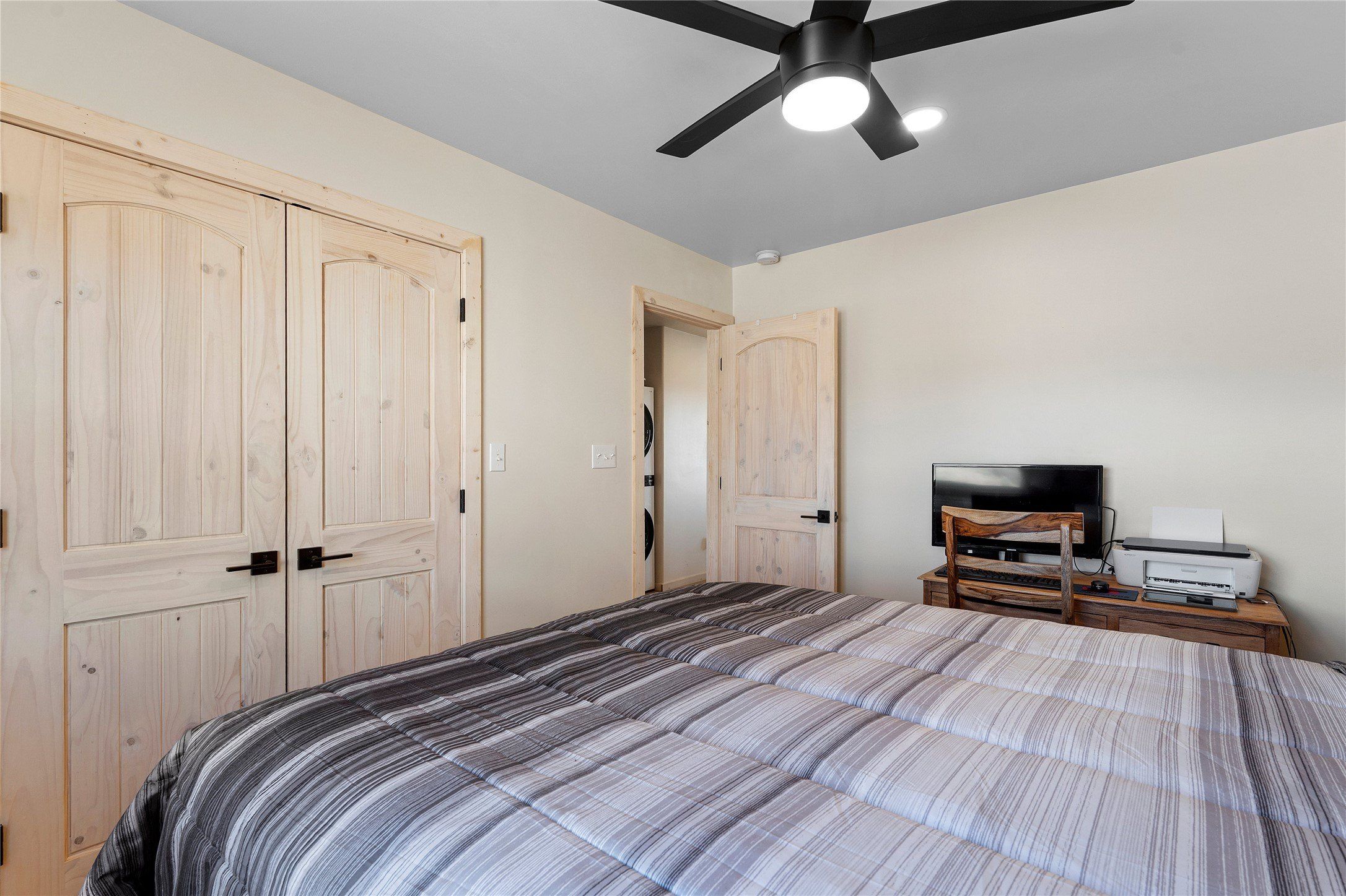 54 Camino Sabio. El Prado, NM 87529