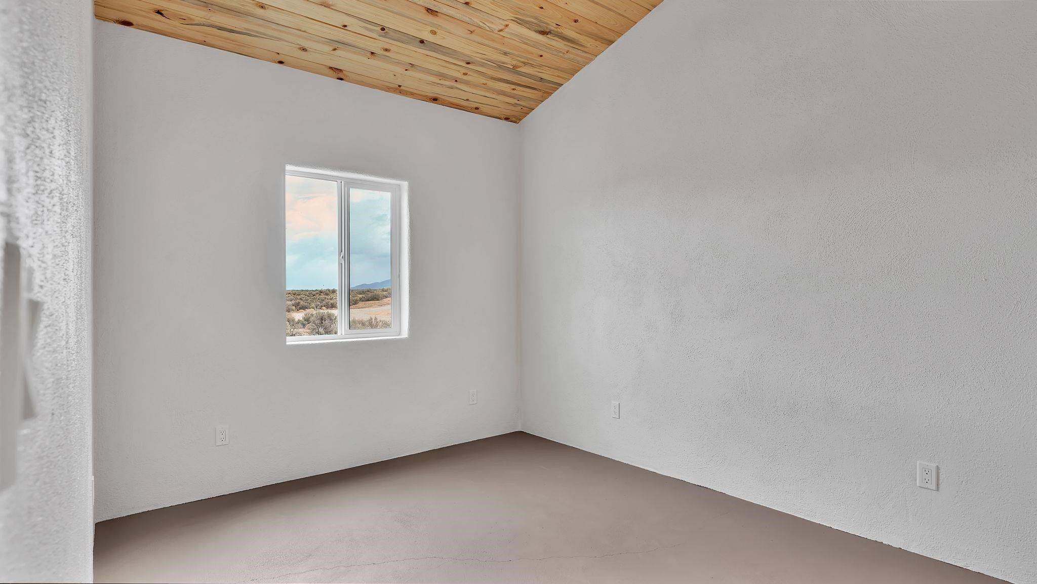 5 Taeo Loop. El Prado, NM 87529