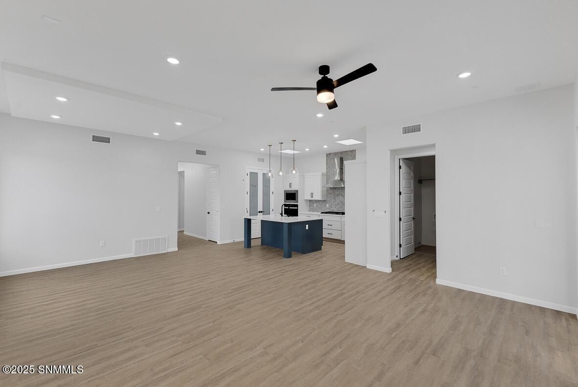 6058 Mint Park. Sunland Park, NM 88063