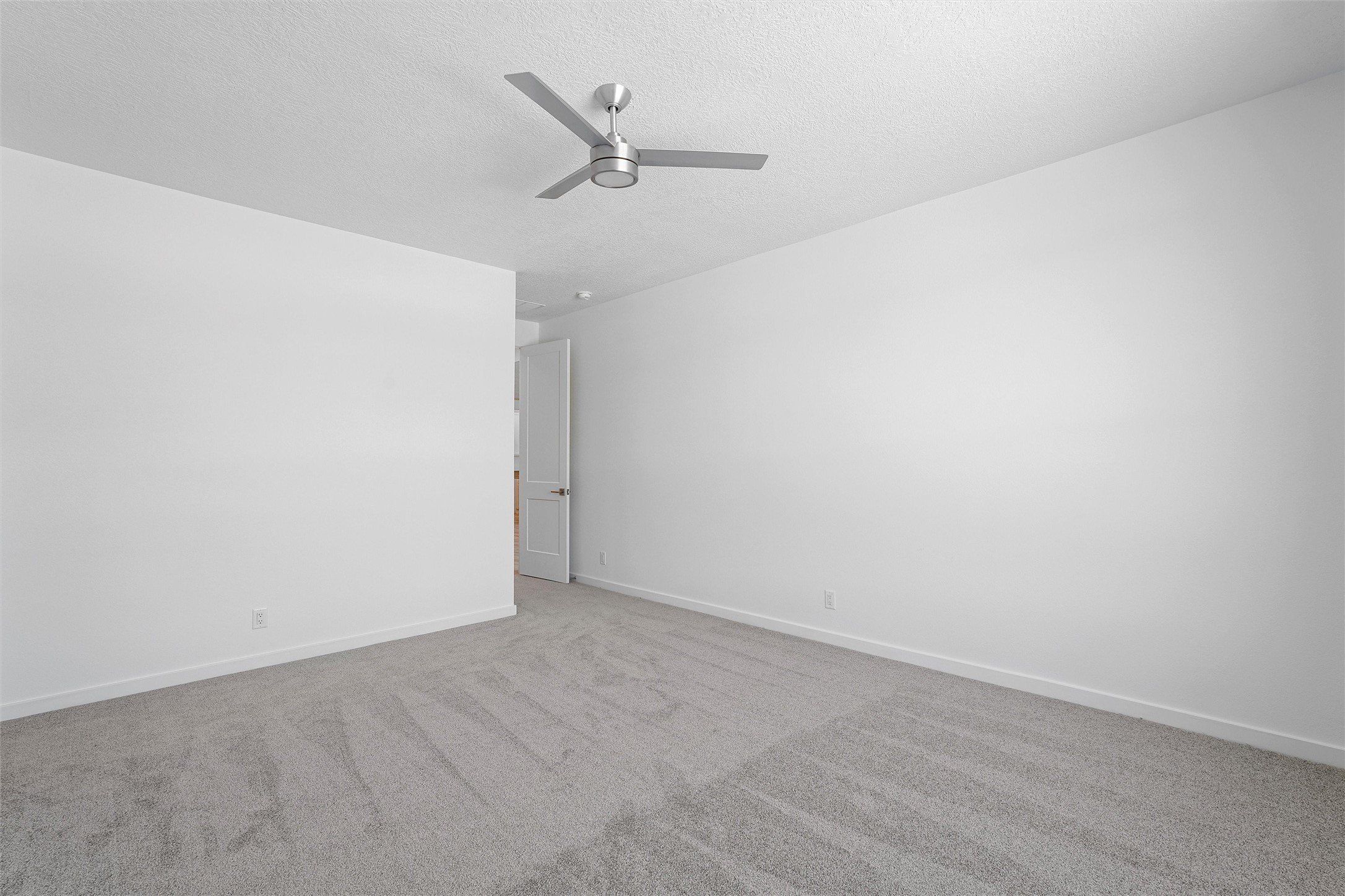 79 Cadena Loop. Los Alamos, NM 87547