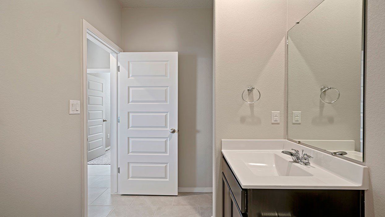 4234 Via De Ventura. Santa Fe, NM 87507